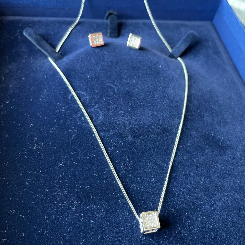 Premier Designs Necklace & Earrings